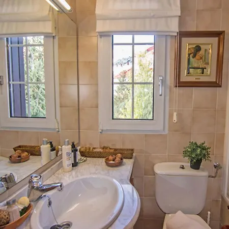 Luxury Madrono Asn Holiday home *